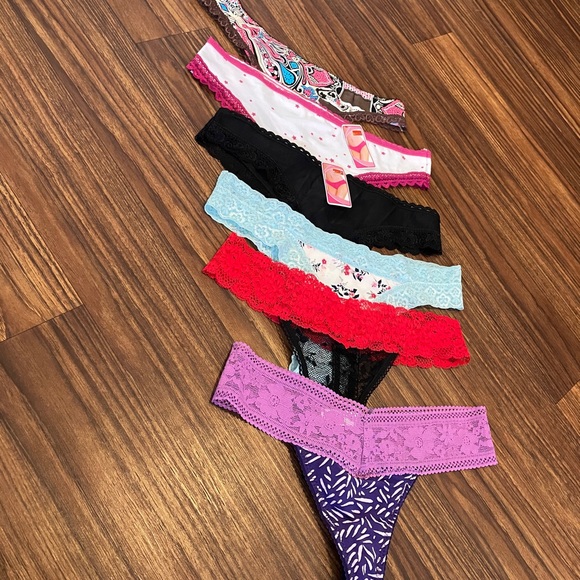 Other - 🎉 Pack of 6 panties underwear size small